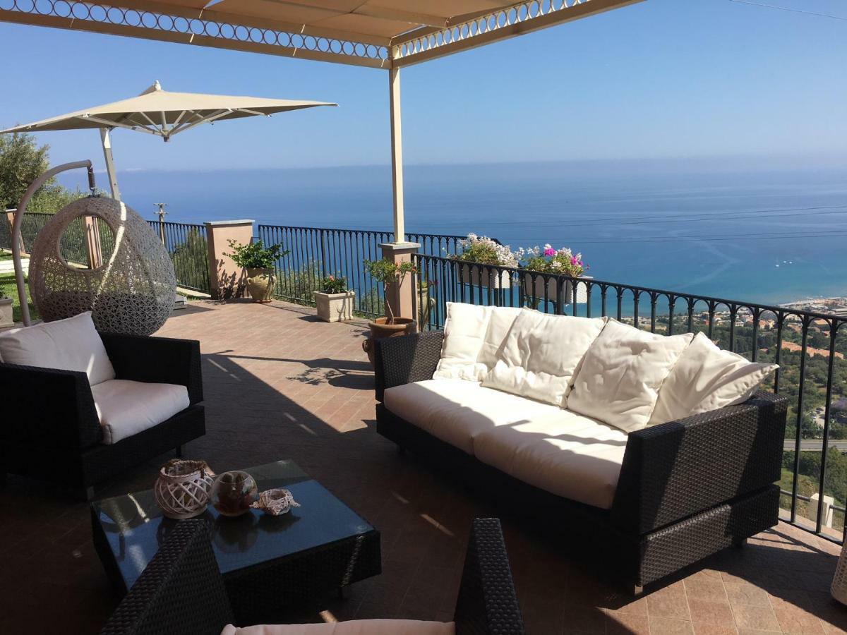 Villa Angela Luxury تْشيفالو المظهر الخارجي الصورة